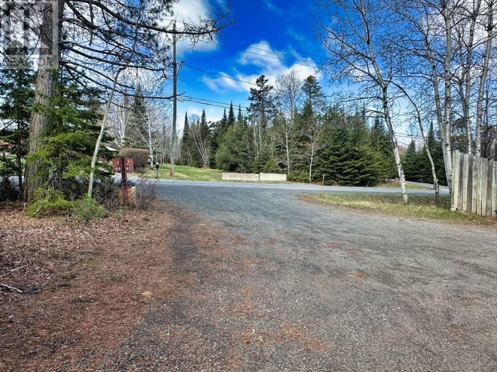 182 Hilldale Road, Thunder Bay, Ontario  P7G 1Y8 - Photo 3 - TB2601138