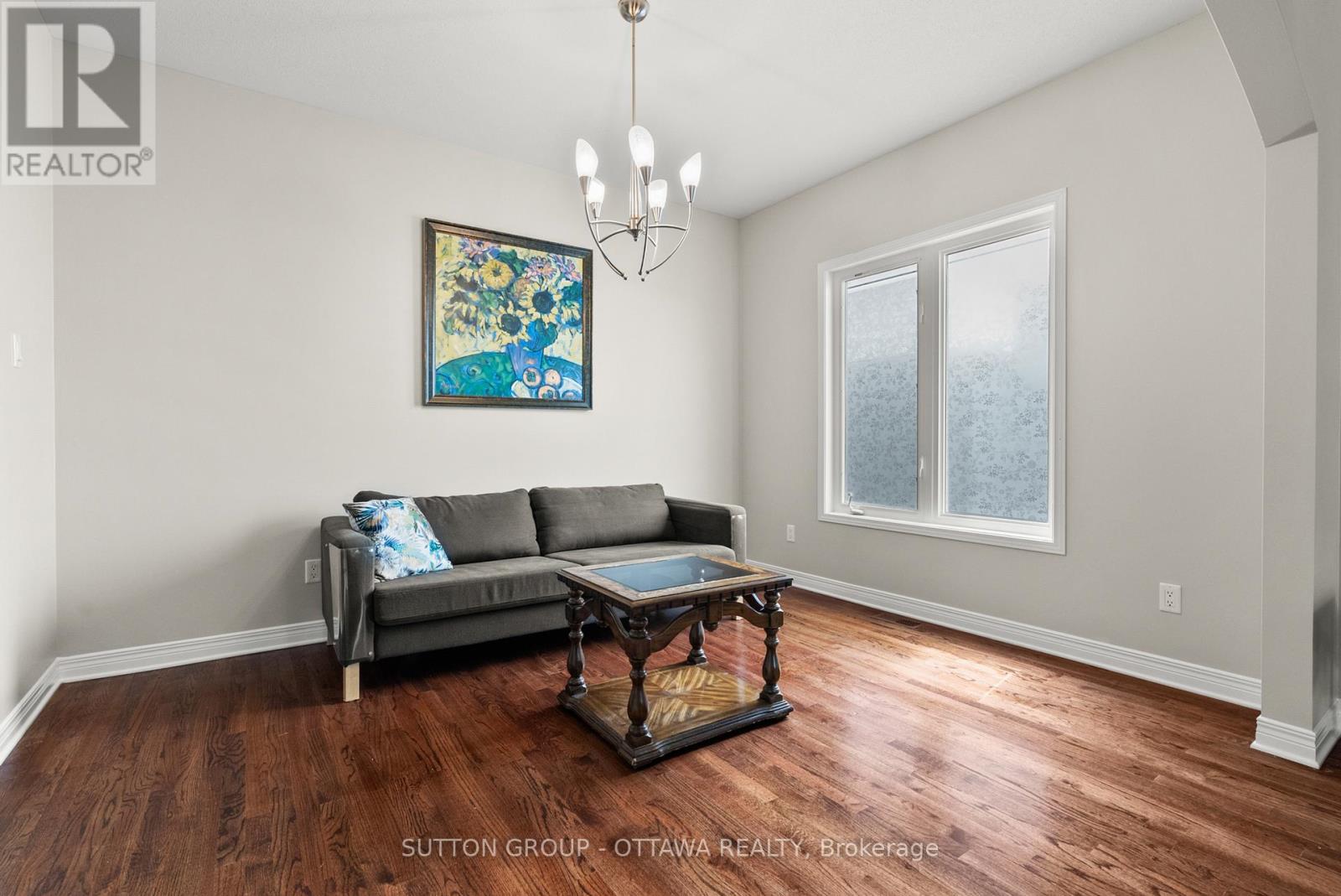 236 Colbert Crescent, Ottawa, Ontario  K1V 2C5 - Photo 8 - X13161464