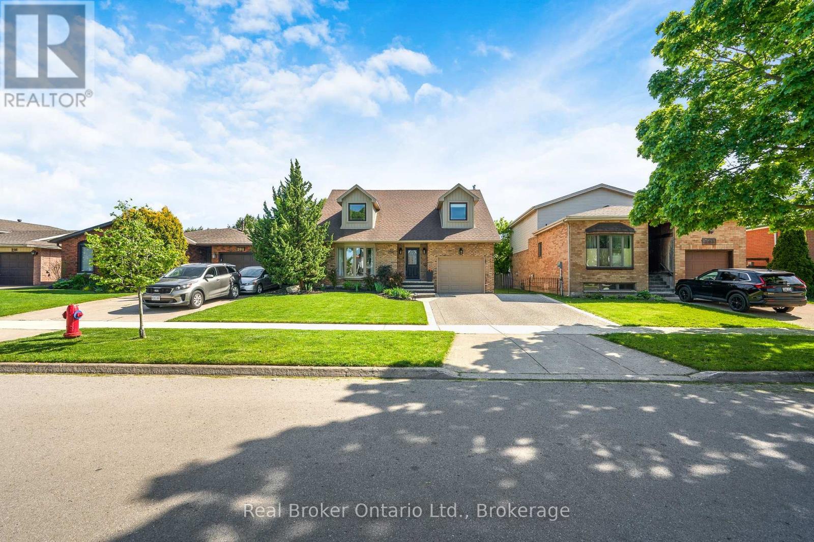 206 ATHENIA DRIVE, Hamilton, Ontario