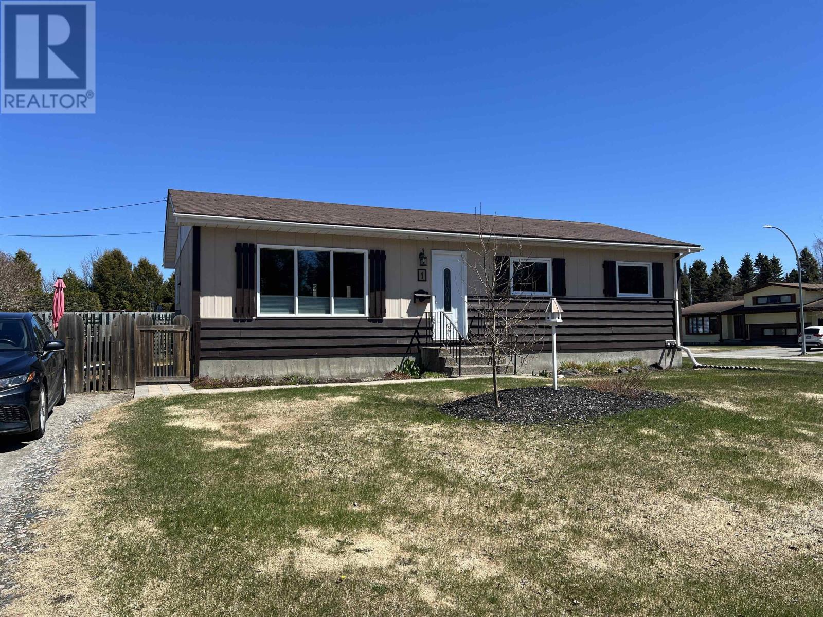 1 Mcfarland St, Marathon, Ontario  P0T 2E0 - Photo 1 - TB2601151