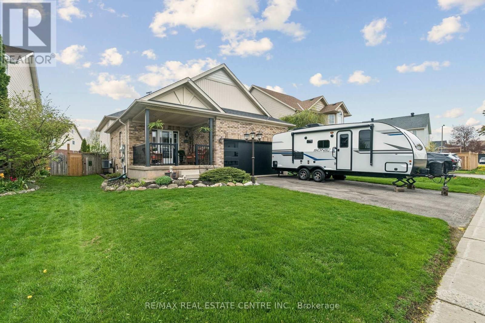 704 Russell Court, Shelburne, Ontario  L9V 3P4 - Photo 1 - X13161050