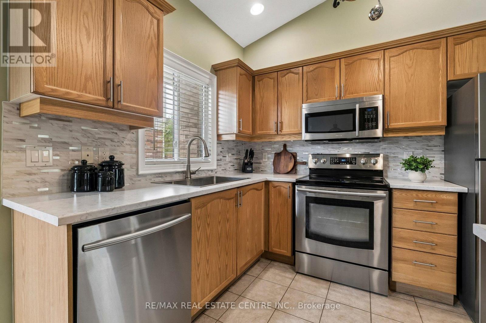 704 Russell Court, Shelburne, Ontario  L9V 3P4 - Photo 14 - X13161050