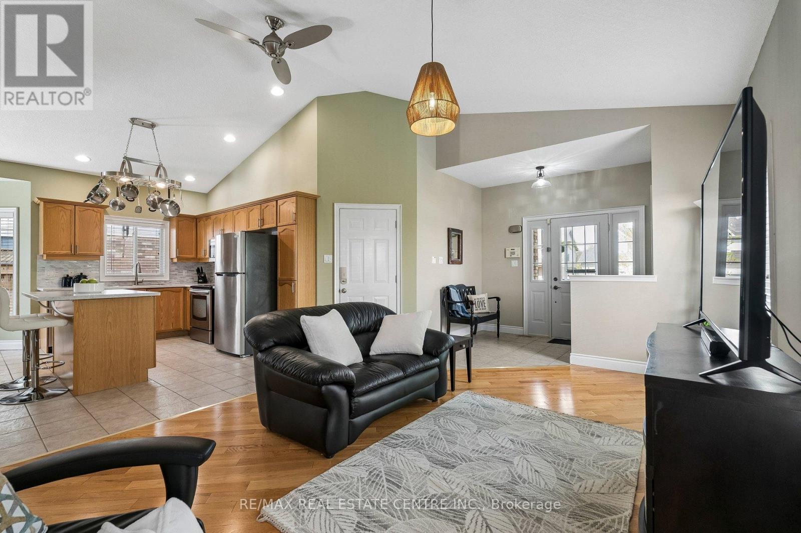 704 Russell Court, Shelburne, Ontario  L9V 3P4 - Photo 9 - X13161050