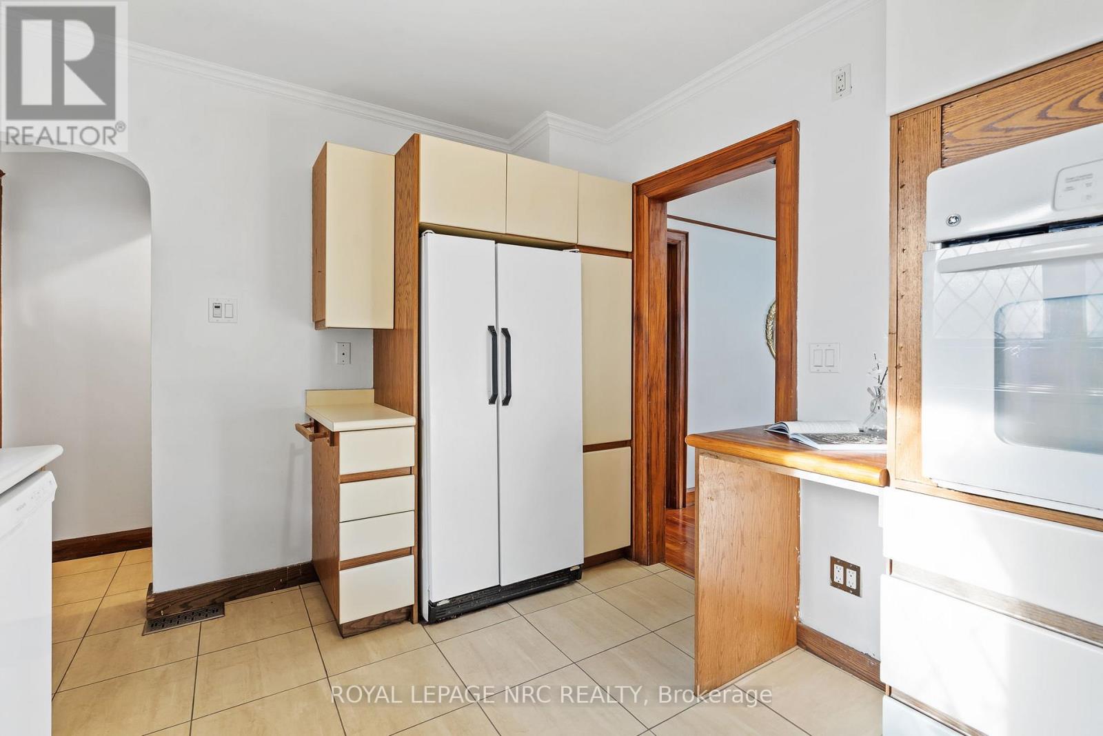 3 Gardiner Place, St. Catharines, Ontario  L2R 1Y7 - Photo 17 - X13161248