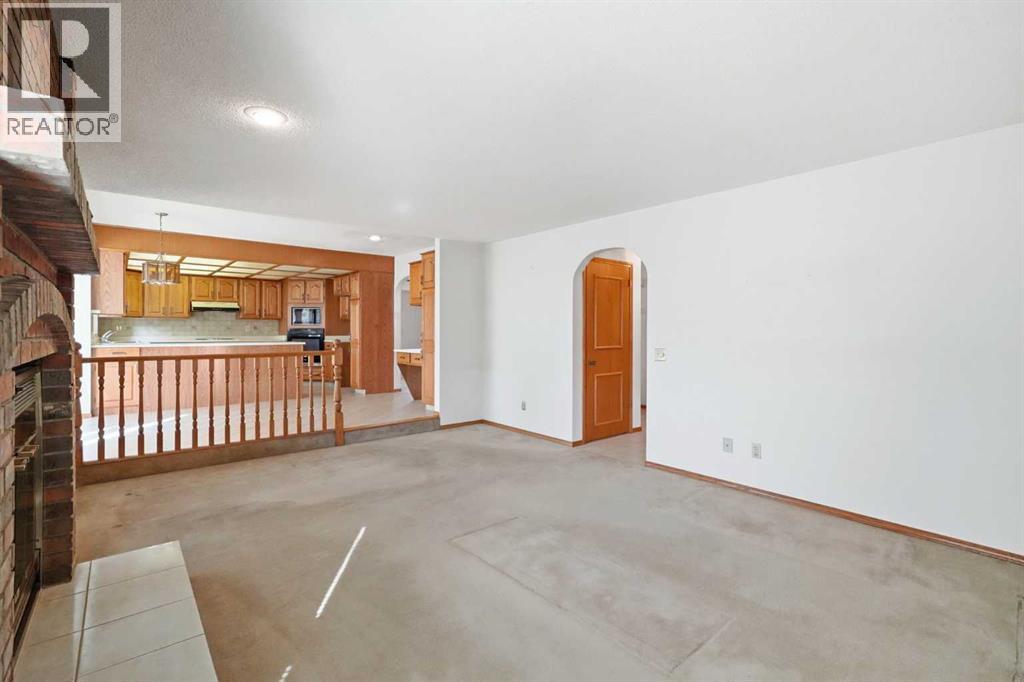 108 Santana Court NW, Calgary, Alberta  T3K 3B1 - Photo 15 - A2313323