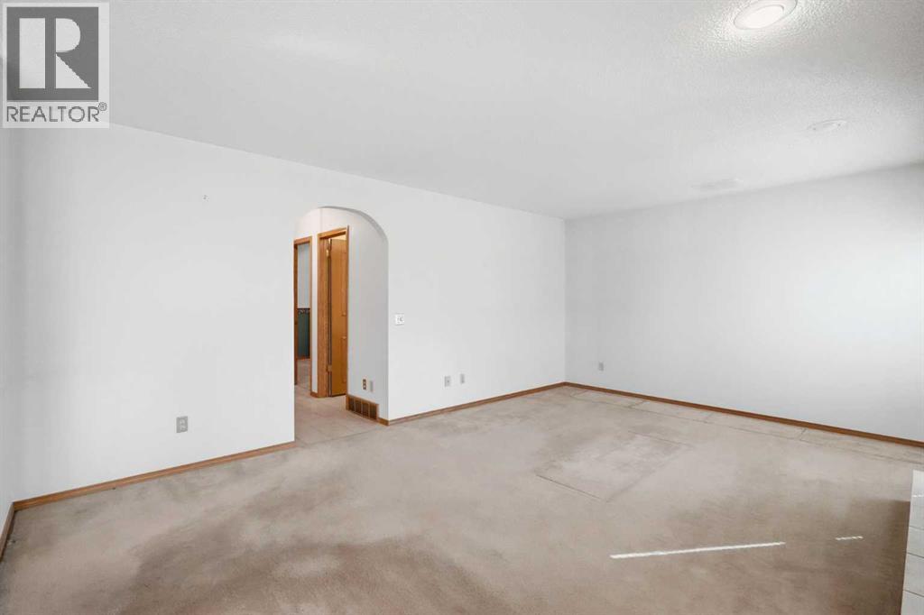 108 Santana Court NW, Calgary, Alberta  T3K 3B1 - Photo 16 - A2313323