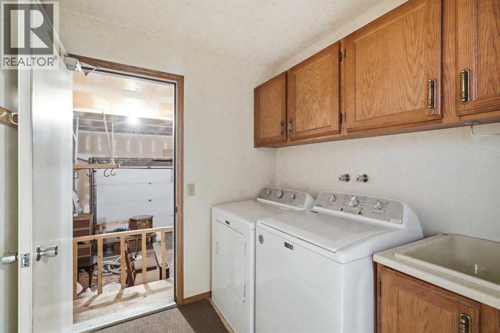 108 Santana Court NW, Calgary, Alberta  T3K 3B1 - Photo 19 - A2313323