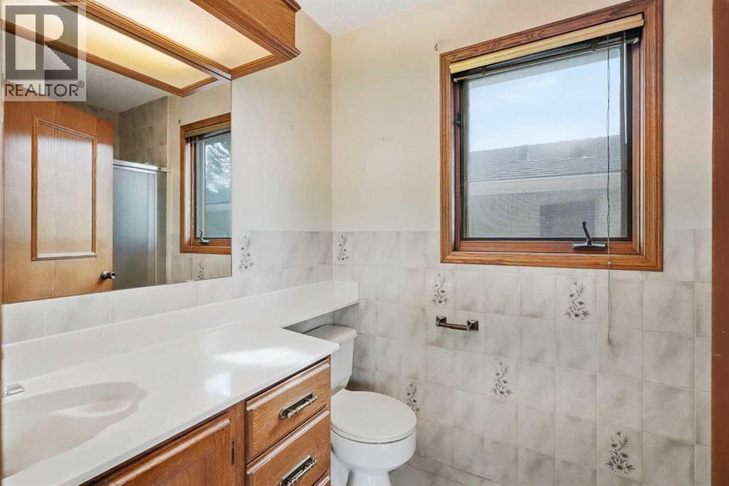 108 Santana Court NW, Calgary, Alberta  T3K 3B1 - Photo 24 - A2313323