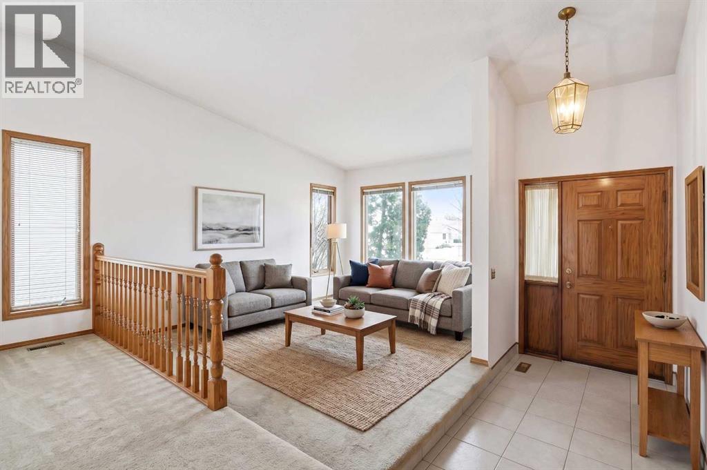108 Santana Court NW, Calgary, Alberta  T3K 3B1 - Photo 3 - A2313323