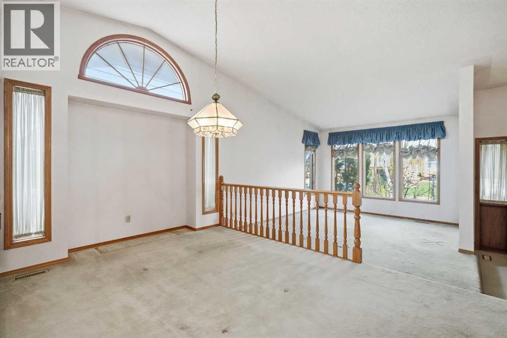 108 Santana Court NW, Calgary, Alberta  T3K 3B1 - Photo 8 - A2313323