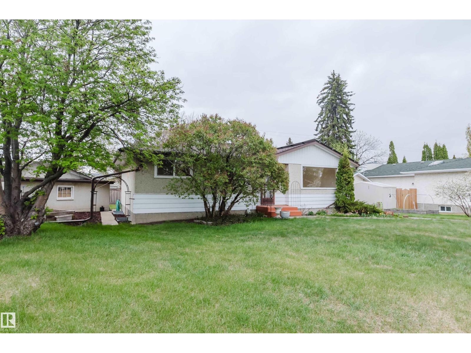 8311 160 St NW, Edmonton, Alberta  T5R 2H2 - Photo 1 - E4489320