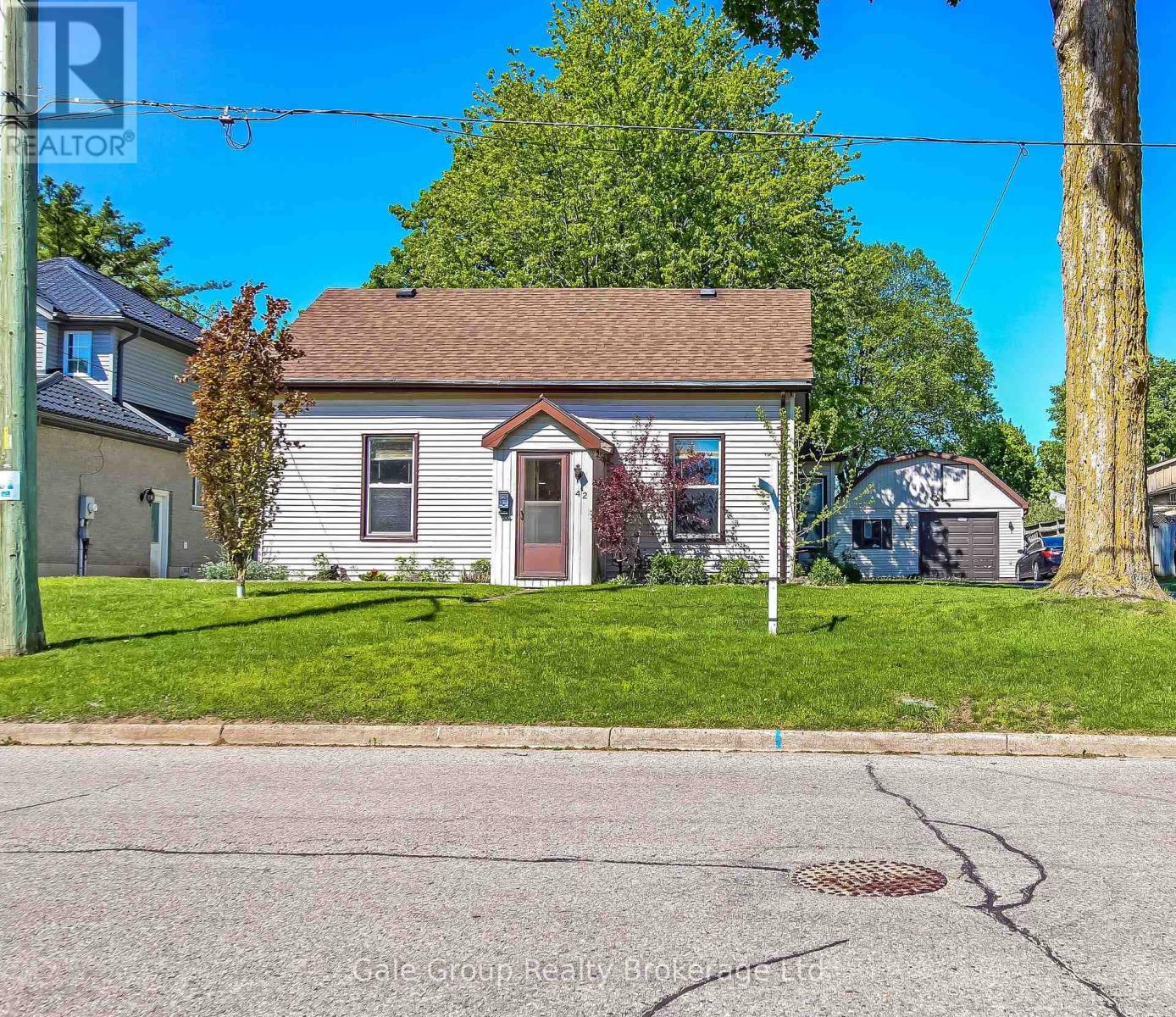 42 Maud Street, Woodstock, Ontario  N4S 3Y4 - Photo 1 - X13161296