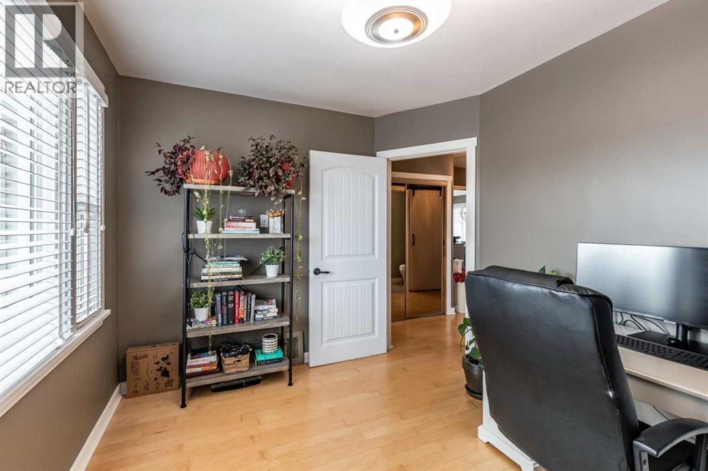 278 8 Street SW, Medicine Hat, Alberta  T1A 4L7 - Photo 22 - A2293660