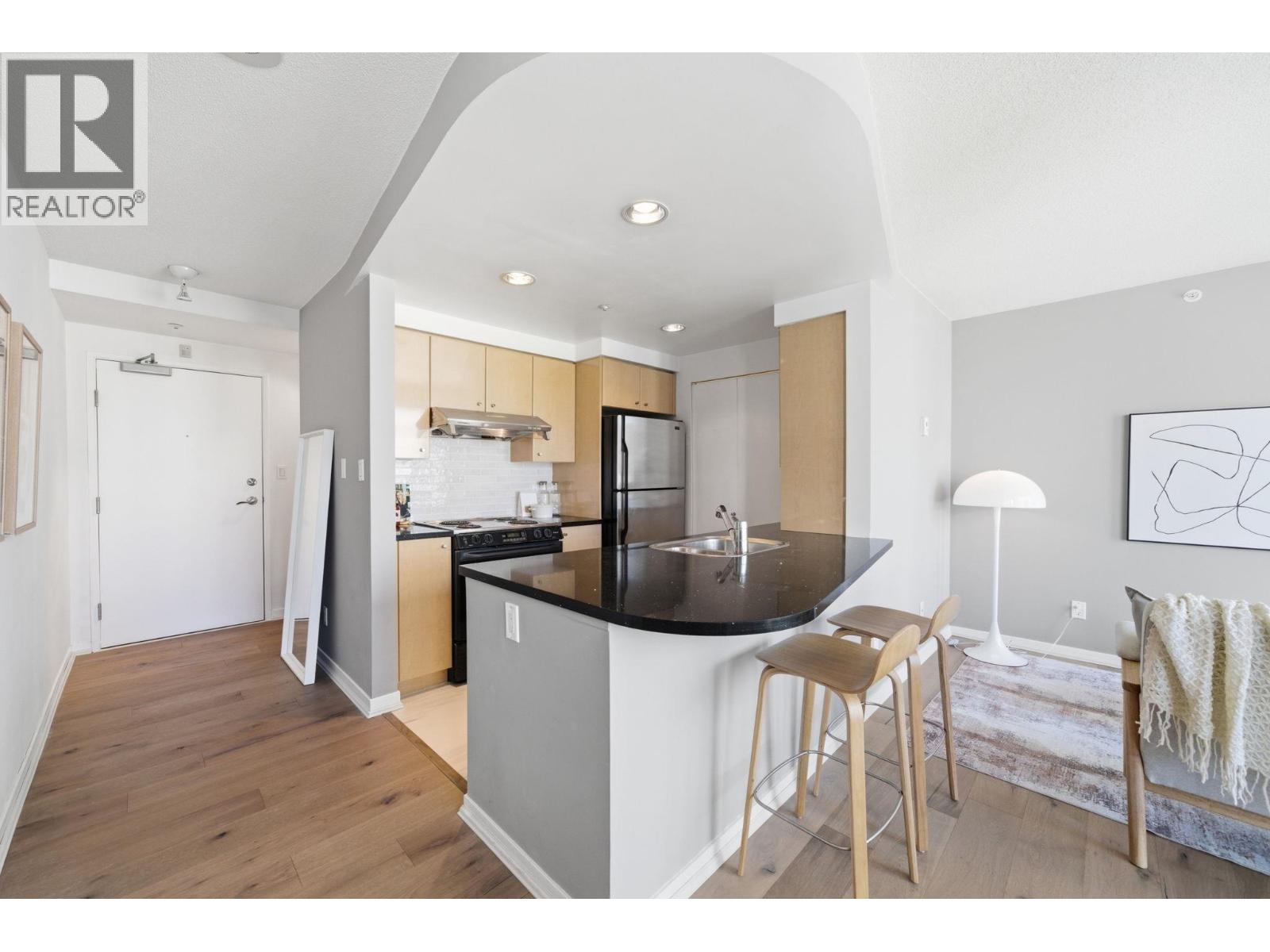 1203 1008 Cambie Street, Vancouver, British Columbia  V6B 6J7 - Photo 4 - R3126749