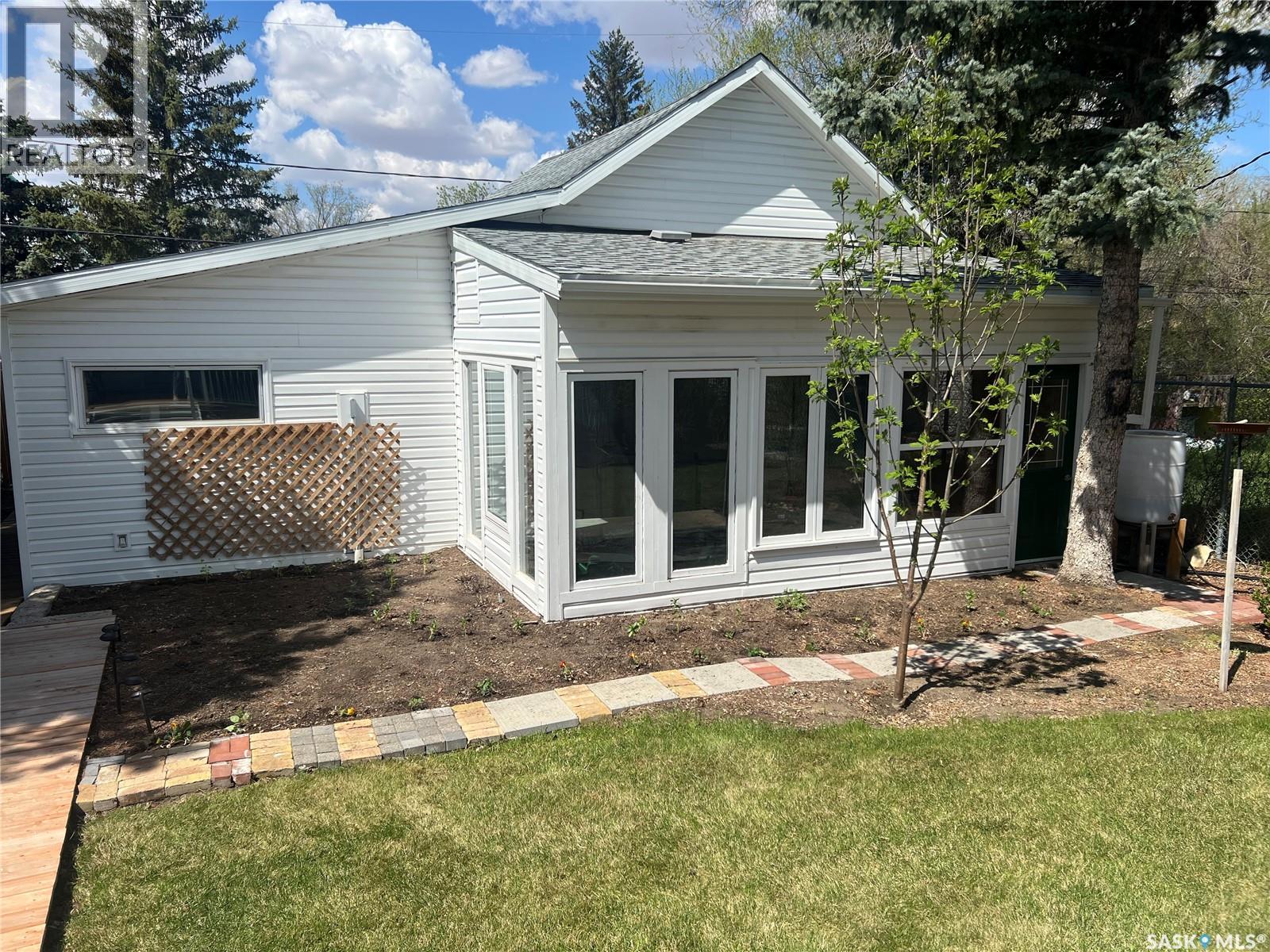 205 3rd Avenue, Harris, Saskatchewan  S0L 1K0 - Photo 54 - SK036800
