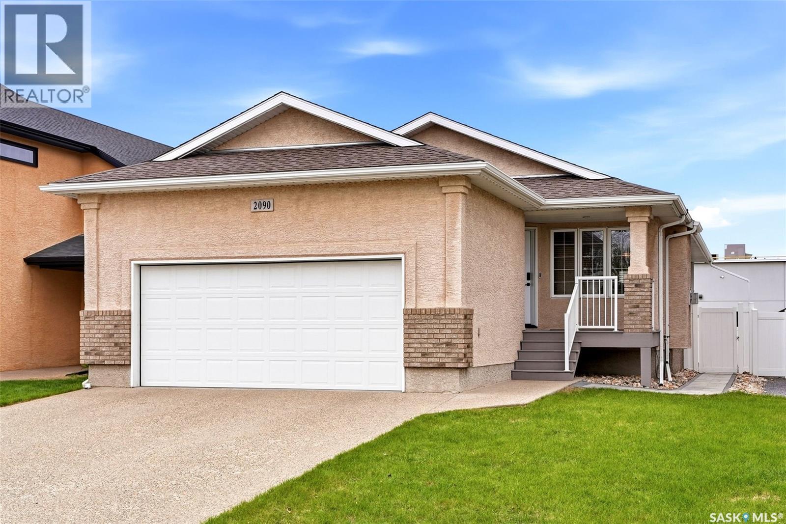 2090 Laurier BAY E, Regina, Saskatchewan