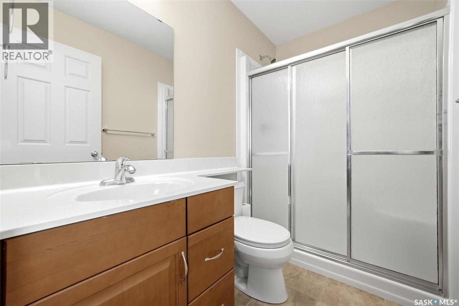 2090 Laurier Bay E, Regina, Saskatchewan  S4V 0P6 - Photo 15 - SK036785