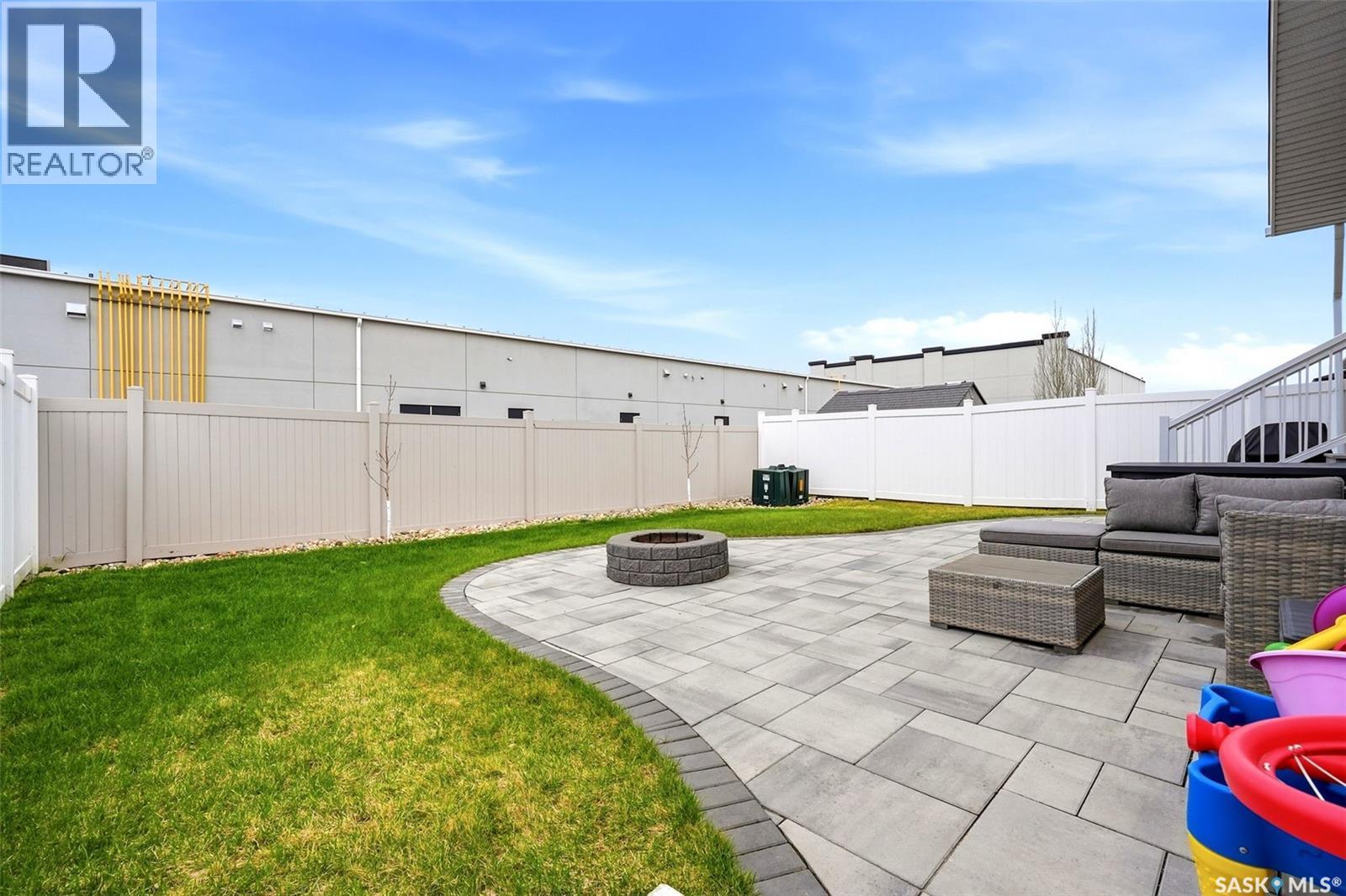 2090 Laurier Bay E, Regina, Saskatchewan  S4V 0P6 - Photo 35 - SK036785