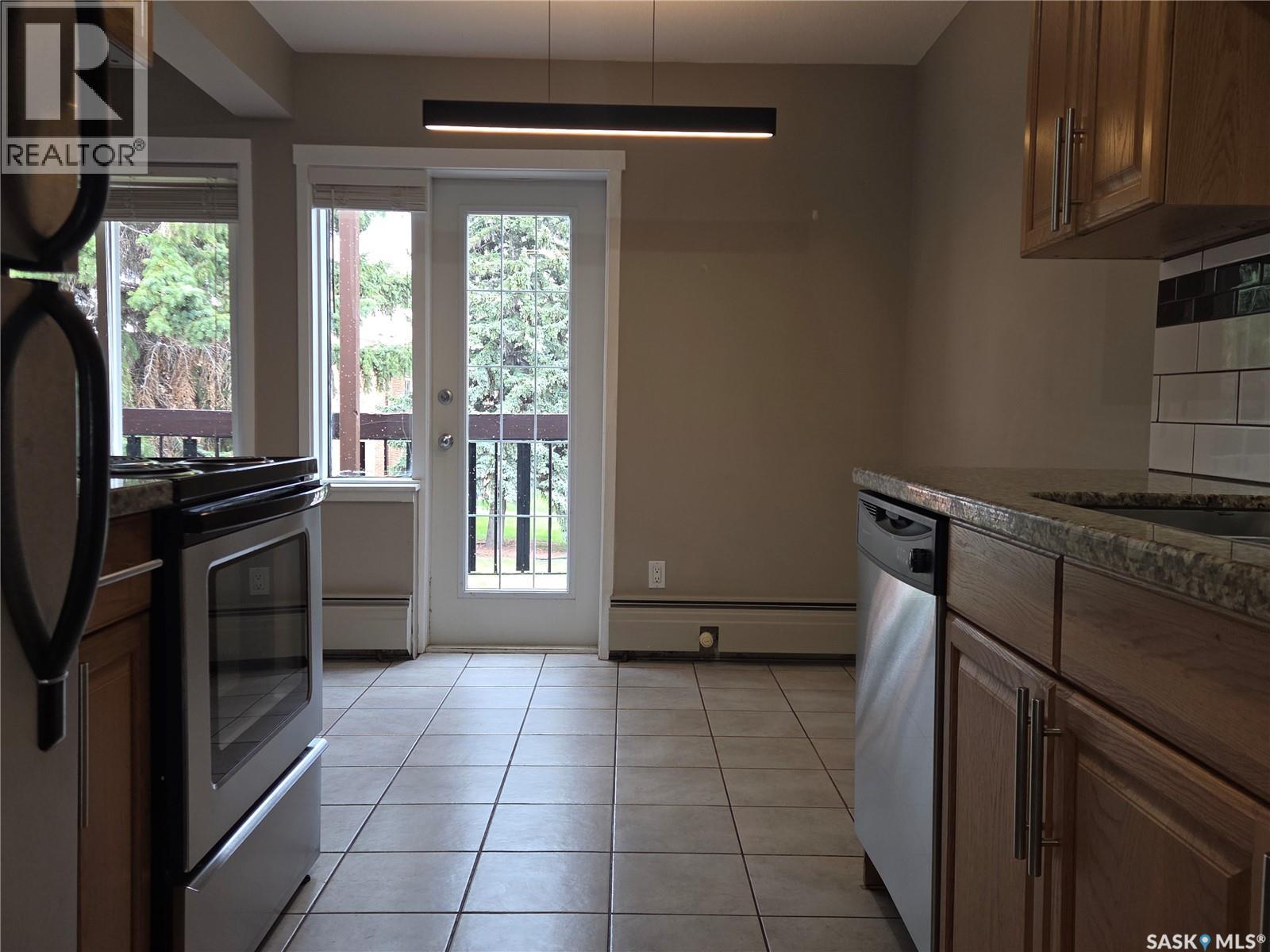 22 208 Lindsay Place, Saskatoon, Saskatchewan  S7H 3E6 - Photo 3 - SK036784