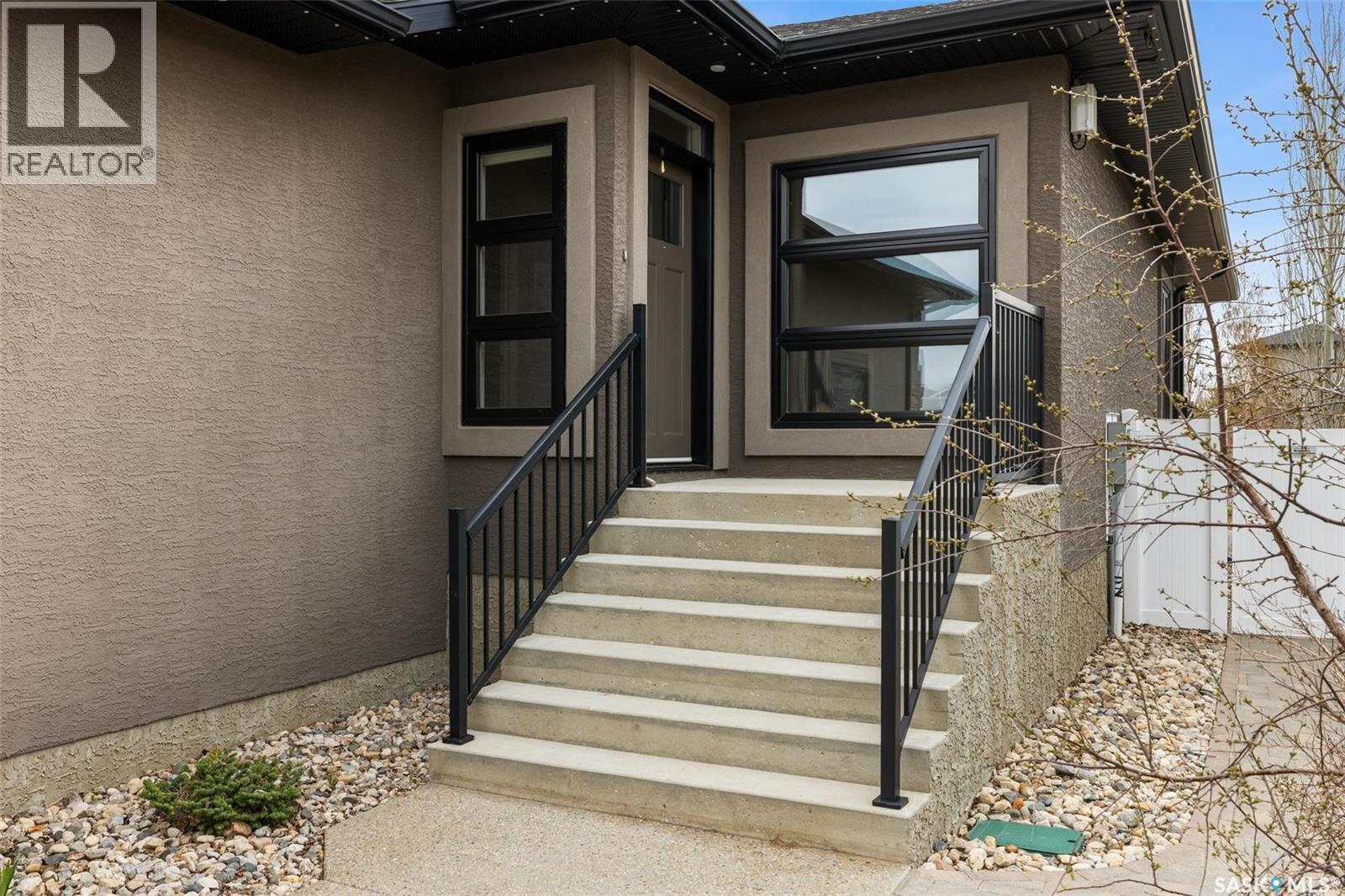 4 College Crescent, White City, Saskatchewan  S4L 0C6 - Photo 3 - SK036766