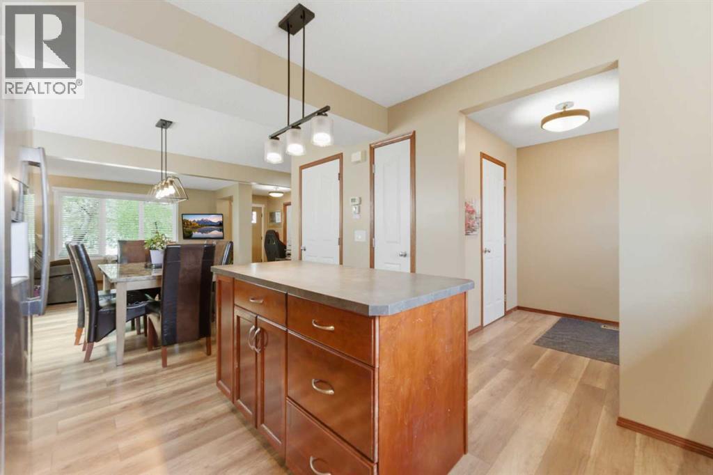 20 Everridge Road SW, Calgary, Alberta  T2Y 4S8 - Photo 13 - A2313612