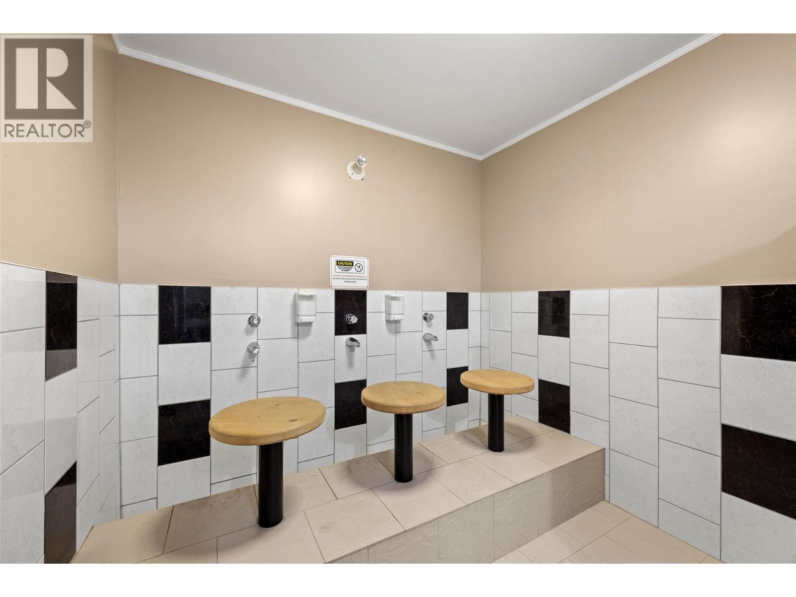 2805 Hwy 5a South Highway, Kamloops, British Columbia  V0E 2A0 - Photo 16 - 10388271