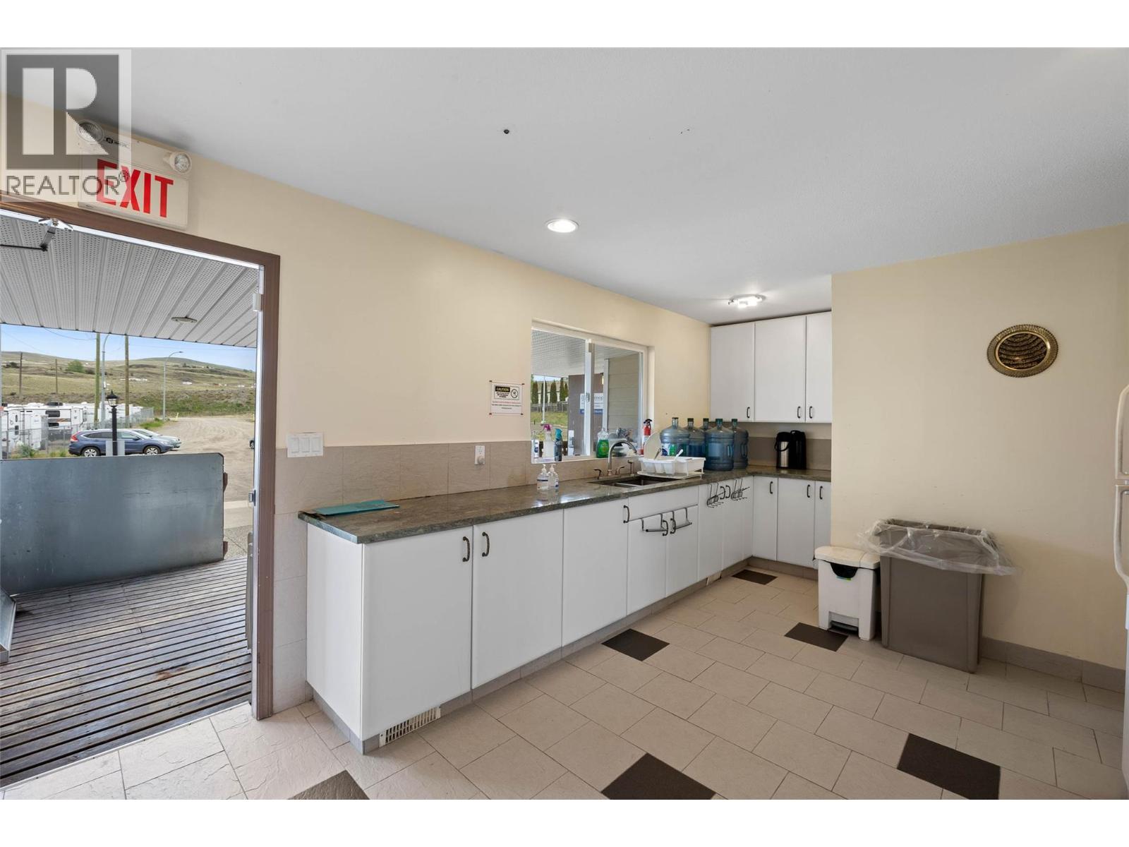 2805 Hwy 5a South Highway, Kamloops, British Columbia  V0E 2A0 - Photo 22 - 10388271