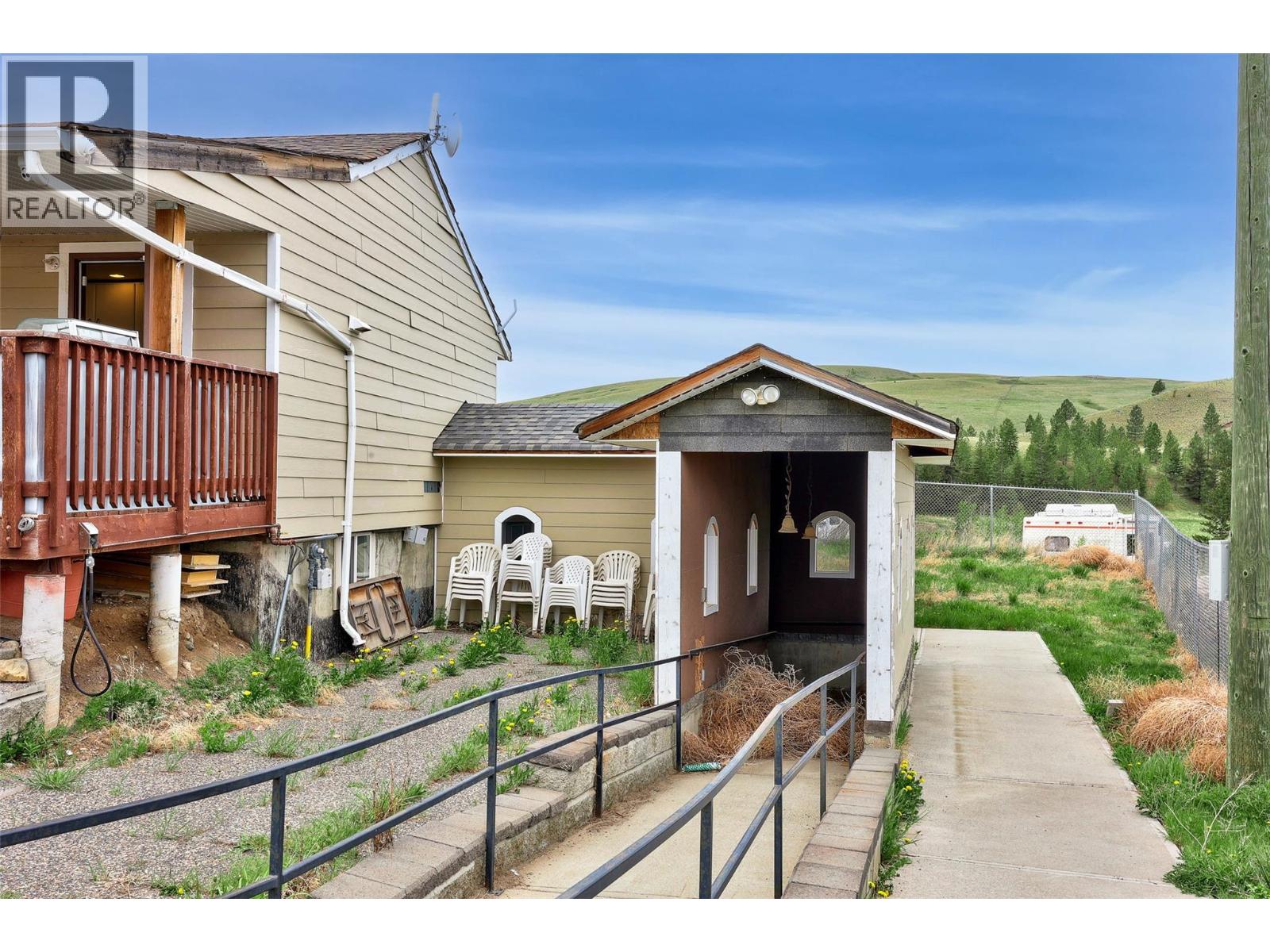 2805 Hwy 5a South Highway, Kamloops, British Columbia  V0E 2A0 - Photo 4 - 10388271