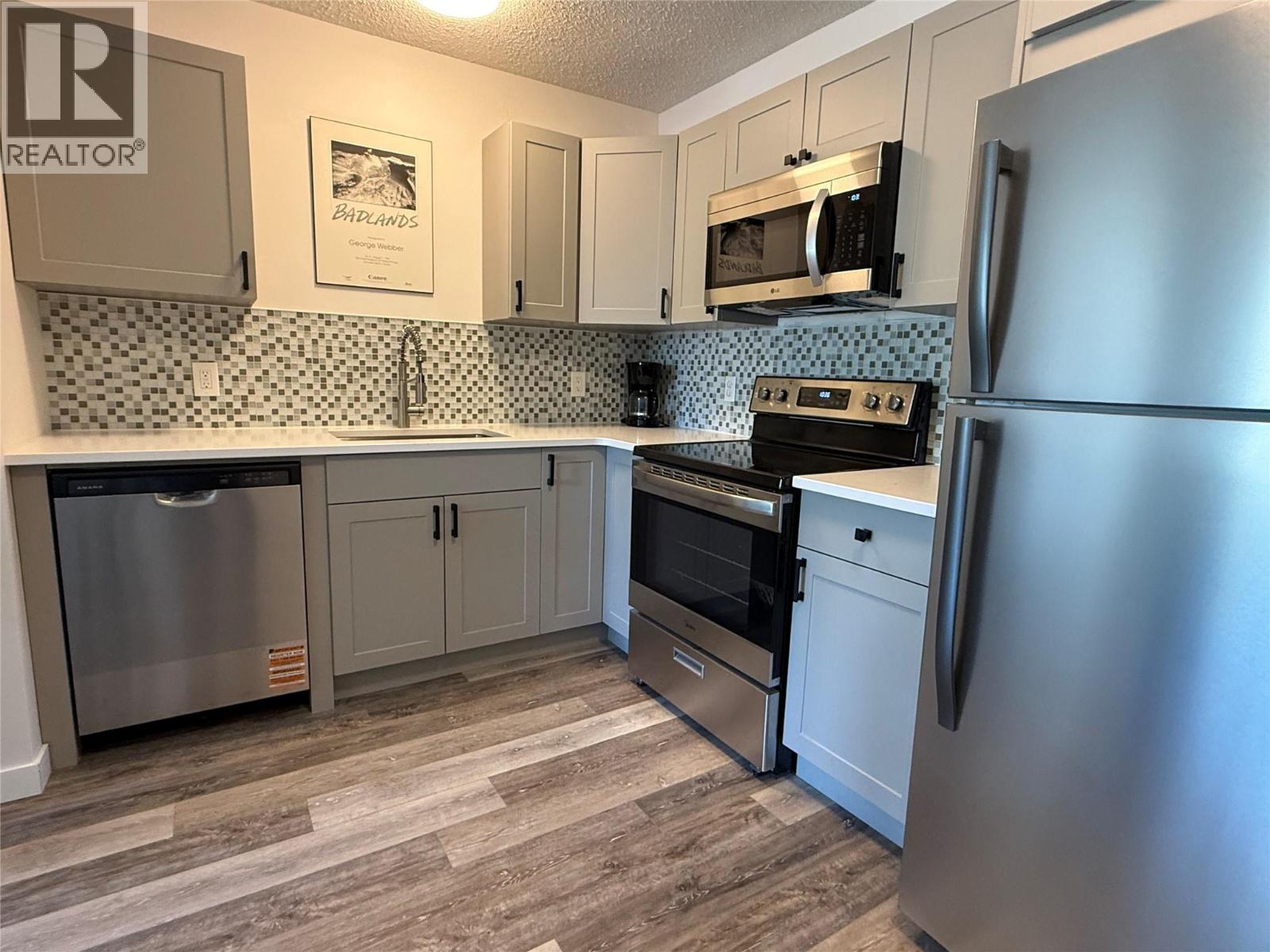 130 Skaha Place Unit# 415, Penticton, British Columbia  V2A 7J6 - Photo 4 - 10388249