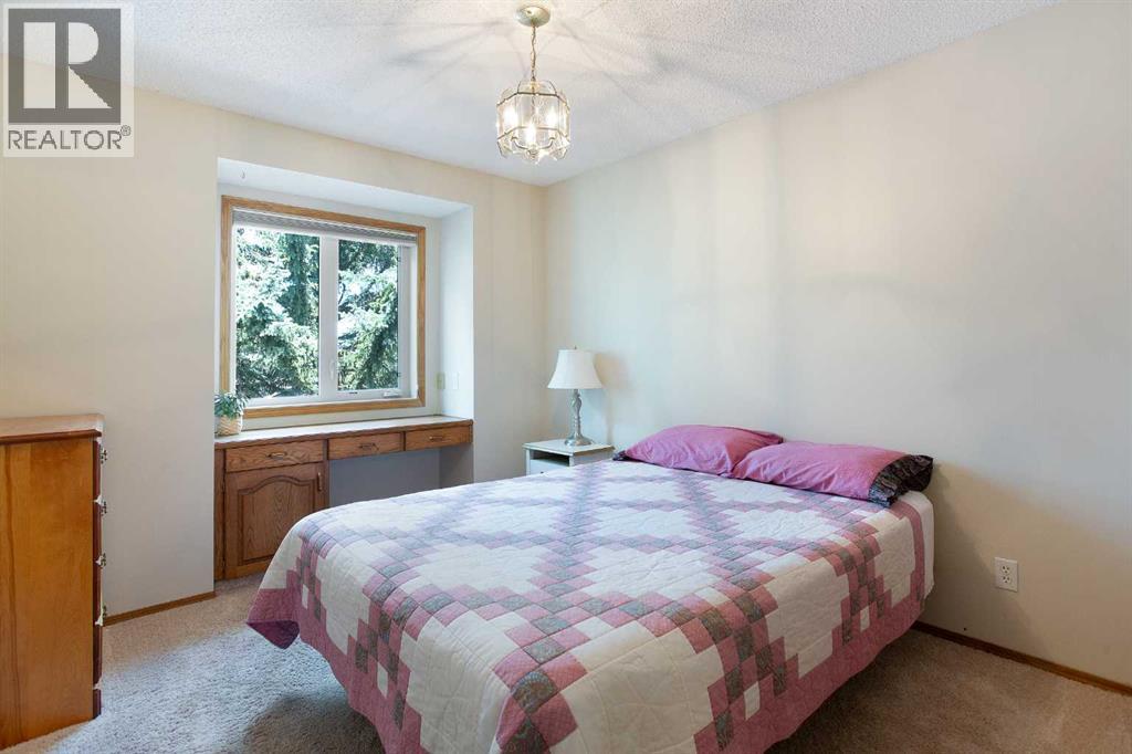 26 Sunhaven Link SE, Calgary, Alberta  T2X 2M4 - Photo 28 - A2313572