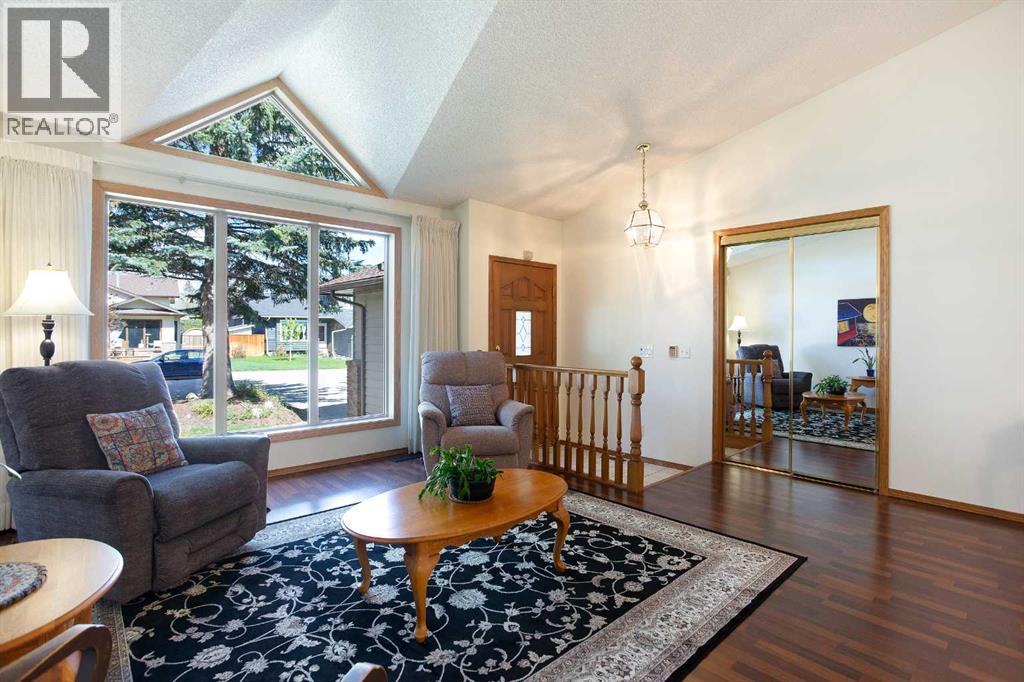 26 Sunhaven Link SE, Calgary, Alberta  T2X 2M4 - Photo 3 - A2313572