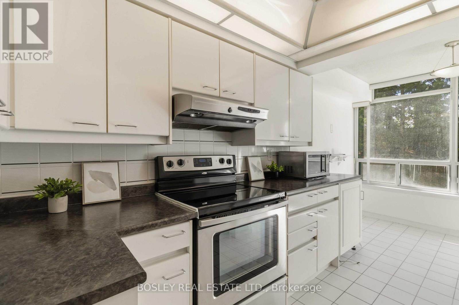 206 - 7250 Yonge Street, Vaughan, Ontario  L4J 7X1 - Photo 14 - N13161458