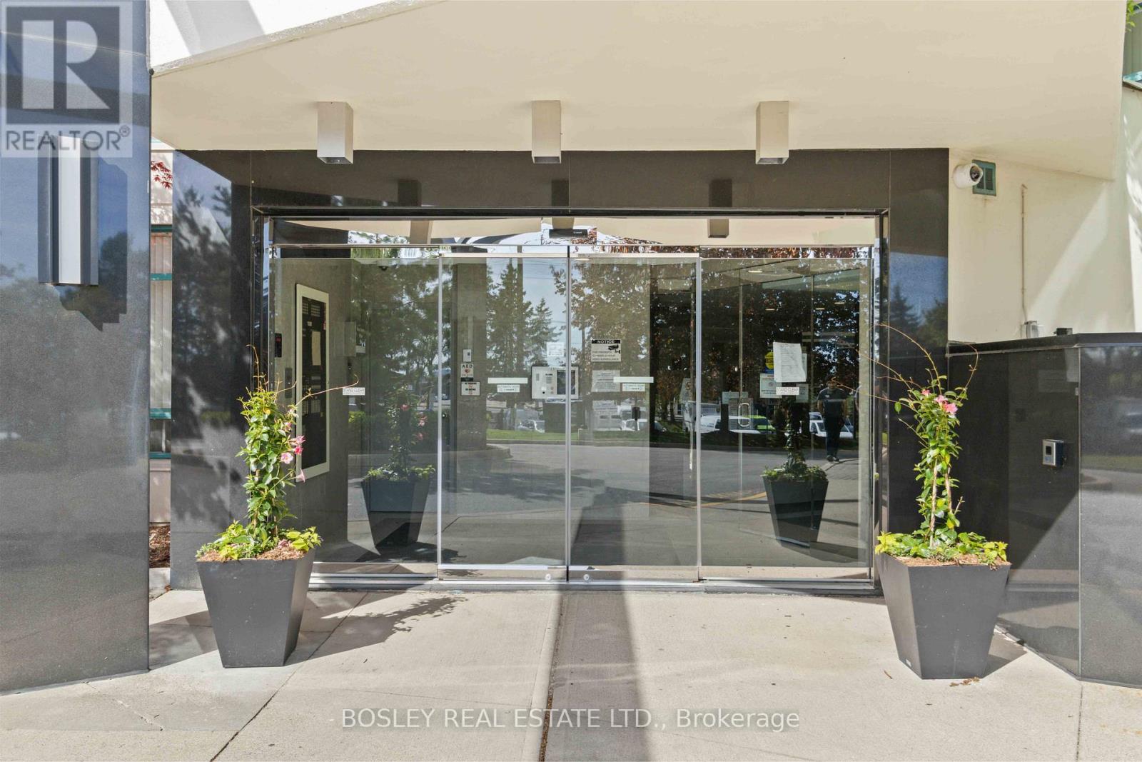 206 - 7250 Yonge Street, Vaughan, Ontario  L4J 7X1 - Photo 3 - N13161458