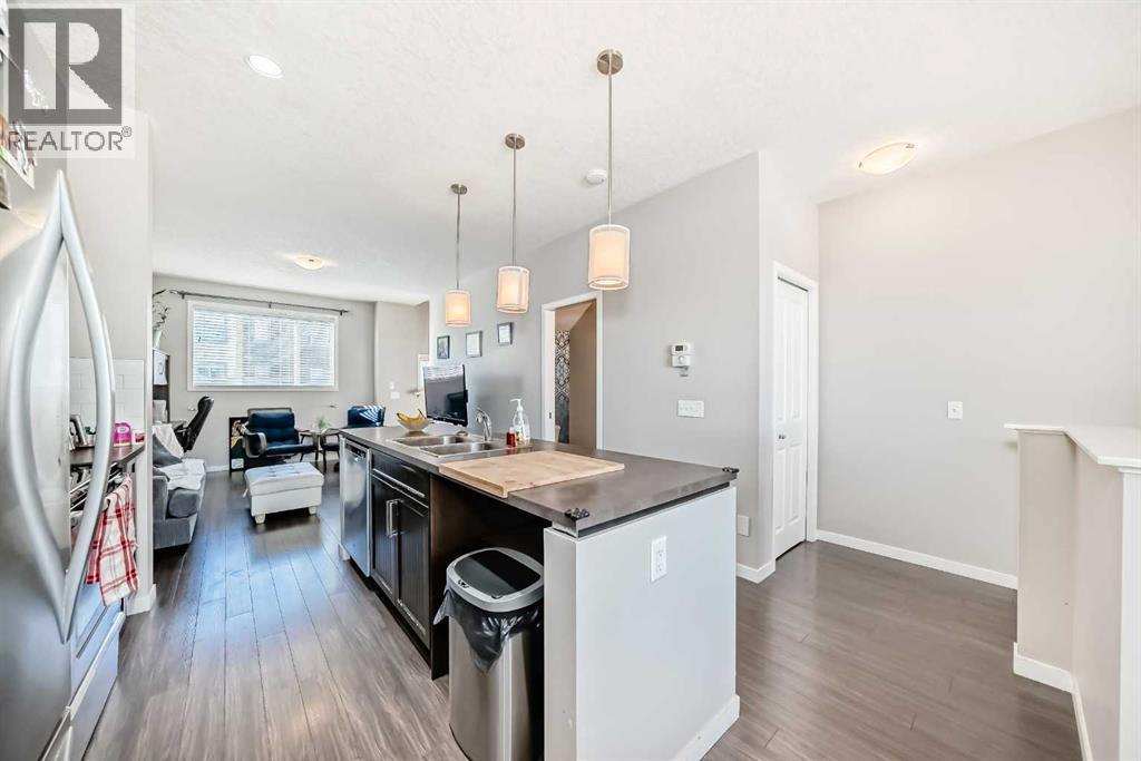656 Copperpond Boulevard SE, Calgary, Alberta  T2Z 5B9 - Photo 7 - A2282104