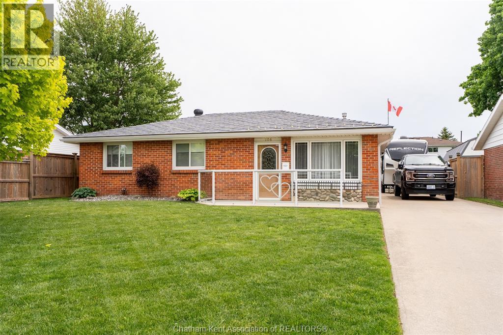MLS# 26011843: 106 WILLS STREET, Wallaceburg, Canada