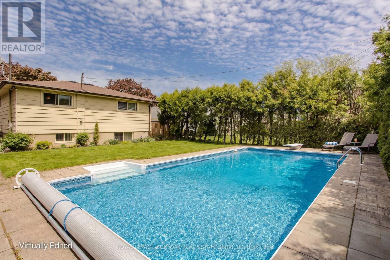 643 Artreva Crescent, Burlington, Ontario  L7L 2B8 - Photo 4 - W13161380