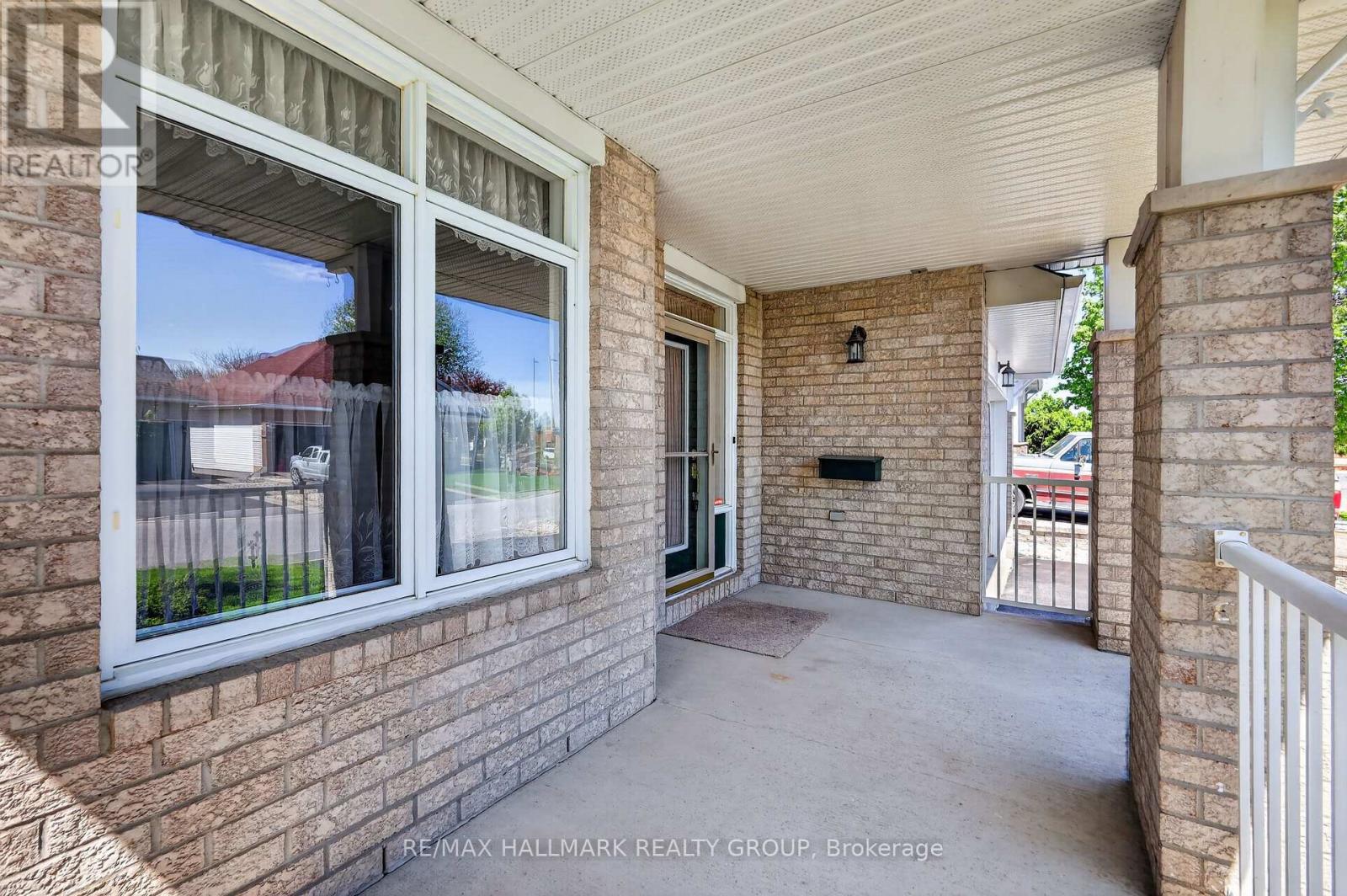853 Swallowtail Crescent, Ottawa, Ontario  K4A 4M5 - Photo 3 - X12998634