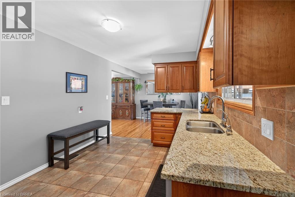 2 Coachwood Road, Brantford, Ontario  N3R 3R4 - Photo 10 - 40824686