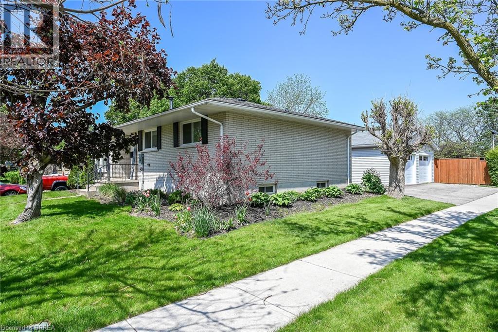 2 Coachwood Road, Brantford, Ontario  N3R 3R4 - Photo 2 - 40824686