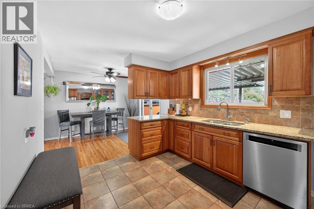 2 Coachwood Road, Brantford, Ontario  N3R 3R4 - Photo 9 - 40824686