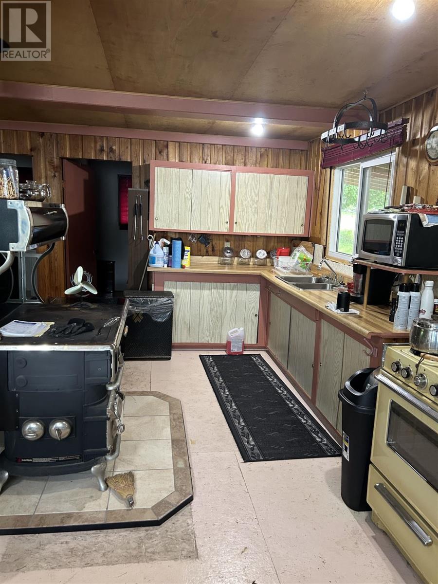 15 Magog Lake Rd, Blind River, Ontario P0R 1B0 - Photo 11 - SM260826
