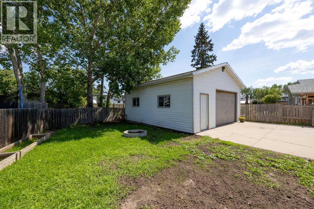185 Hilltop Crescent, Fort Mcmurray, Alberta  T9H 3V3 - Photo 6 - A2292430