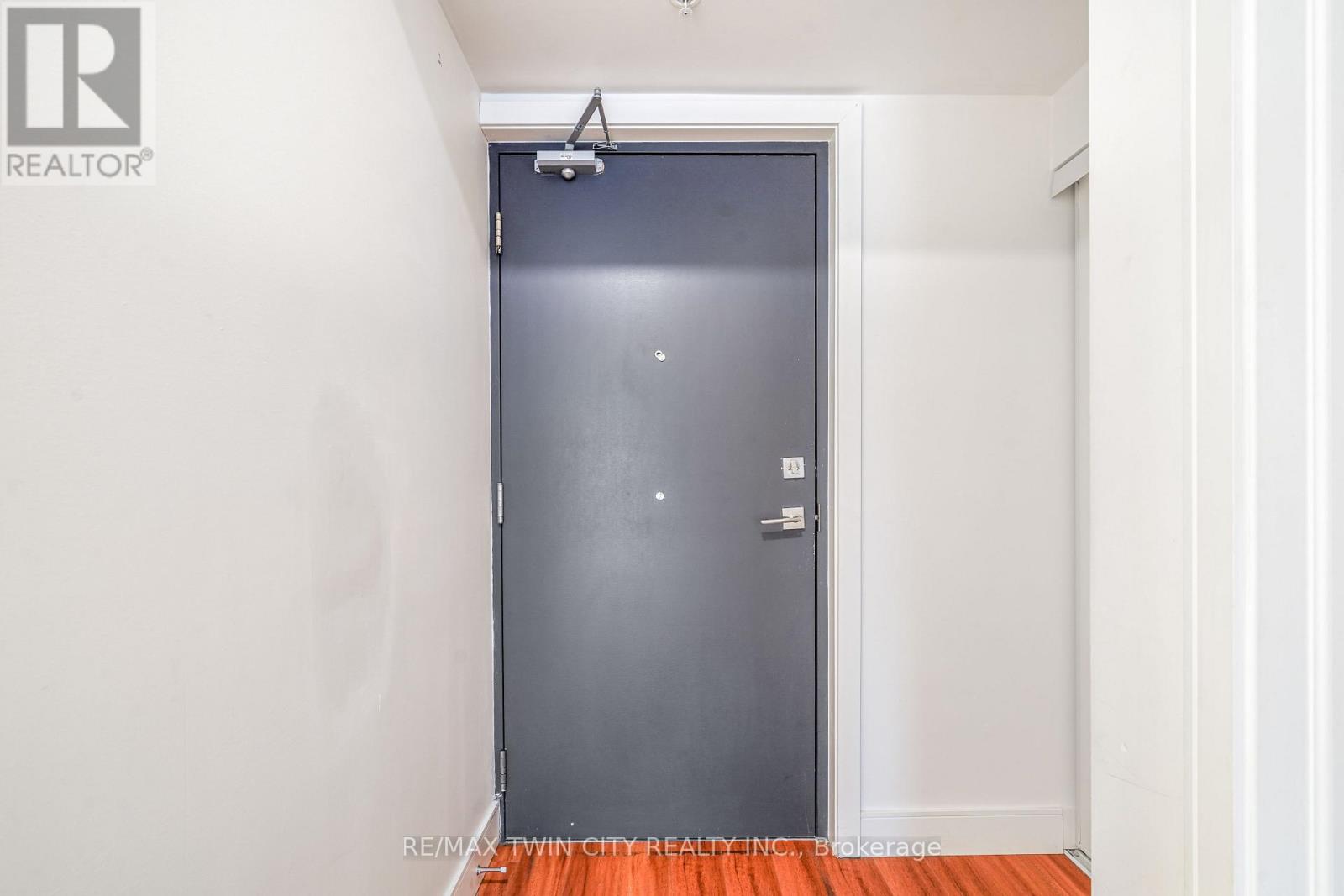 417 - 1 Wellington Street, Brantford, Ontario  N3T 2L3 - Photo 4 - X13161434