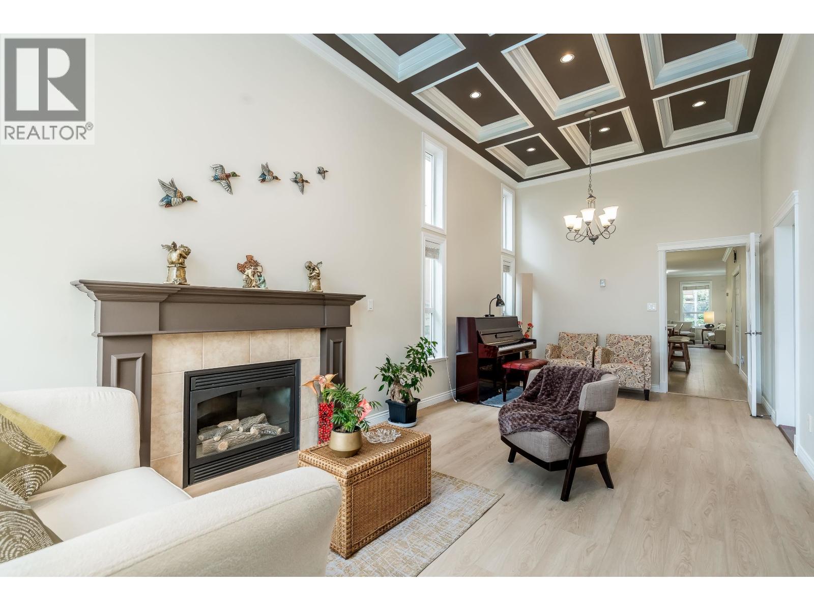 6459 Walker Avenue, Burnaby, British Columbia  V5E 3B7 - Photo 3 - R3126527