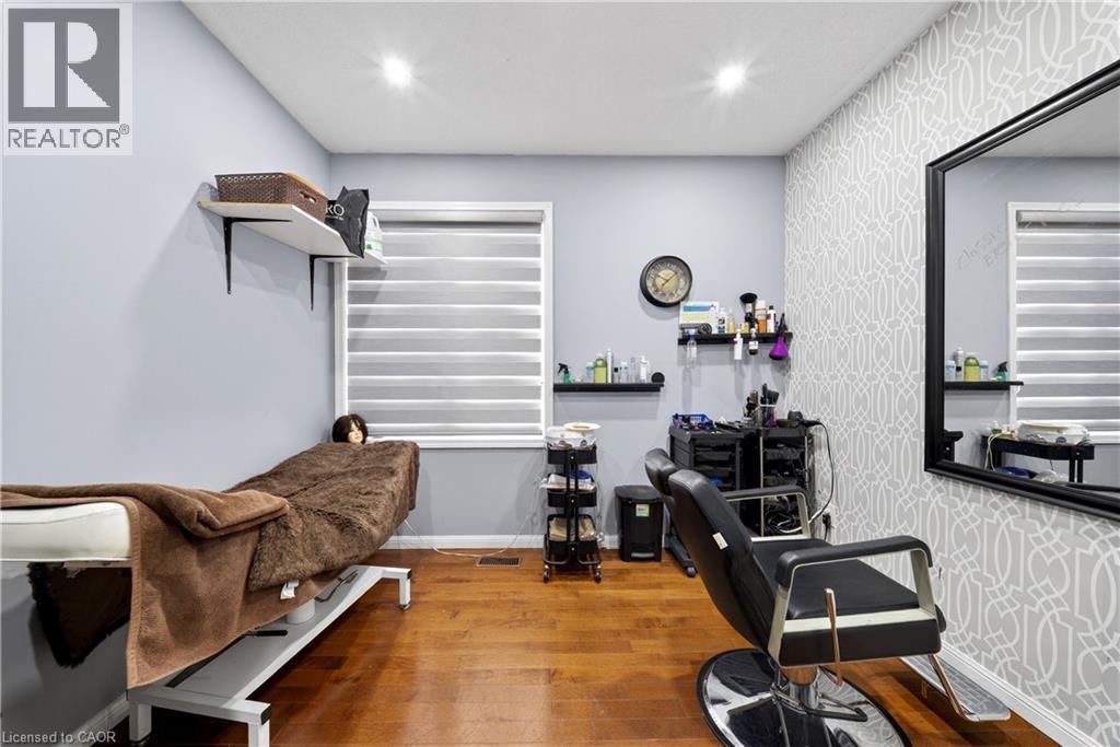 207 Arthur Fach Drive, Cambridge, Ontario  N1T 2G2 - Photo 13 - 40832522