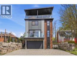 17 MAPLE TRAIL Trail, Puslinch, Ontario