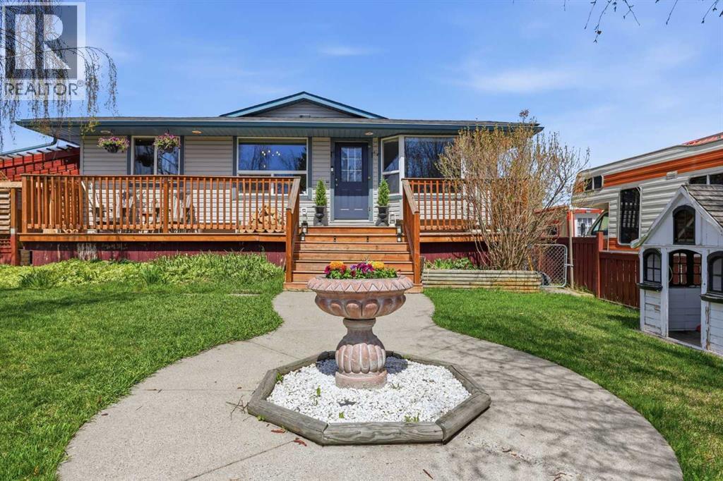 118 Frontenac Avenue NW, Diamond Valley, Alberta  T0L 2A0 - Photo 3 - A2312562