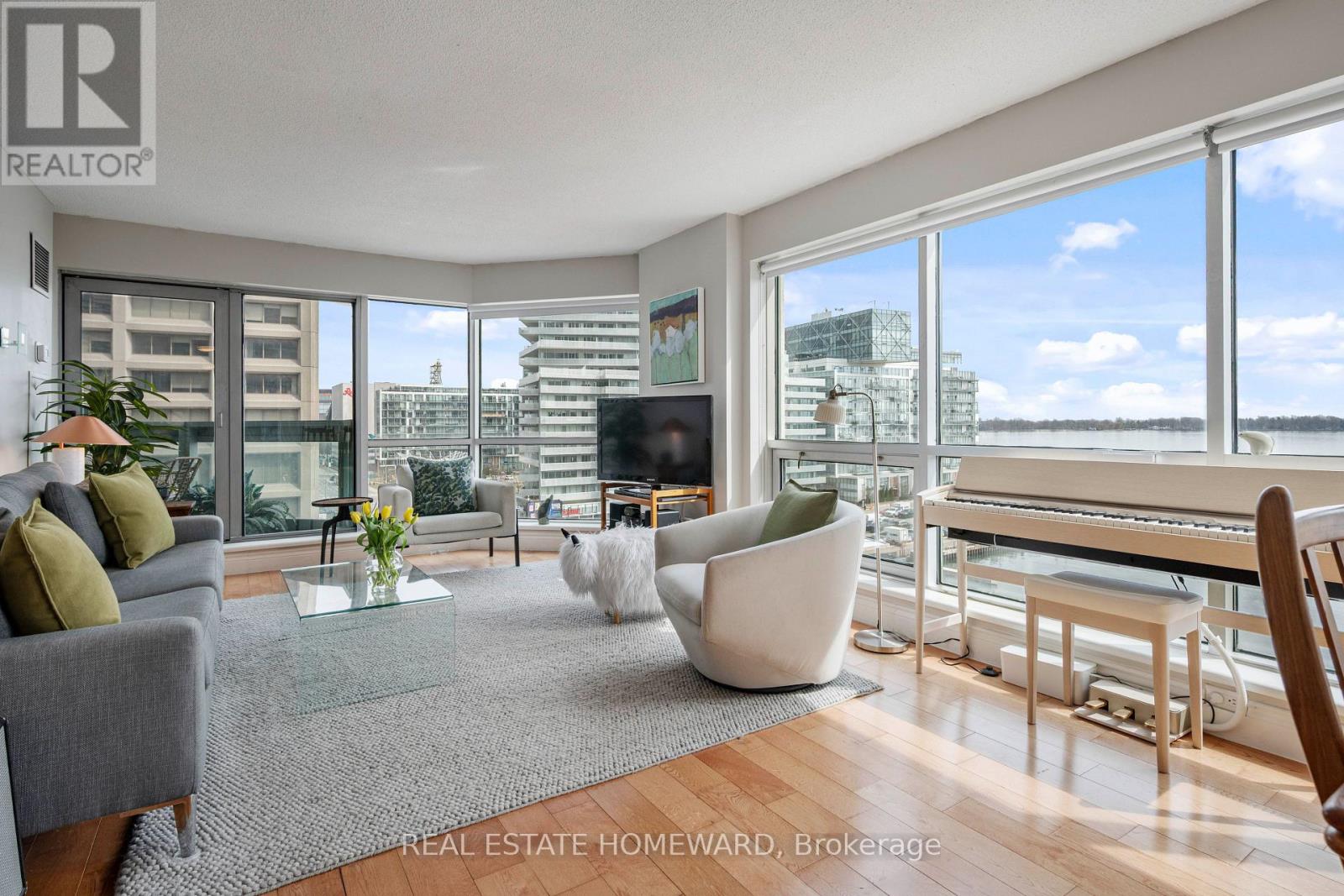 704 - 10 Queens Quay W, Toronto, Ontario  M5J 2R9 - Photo 4 - C12945238