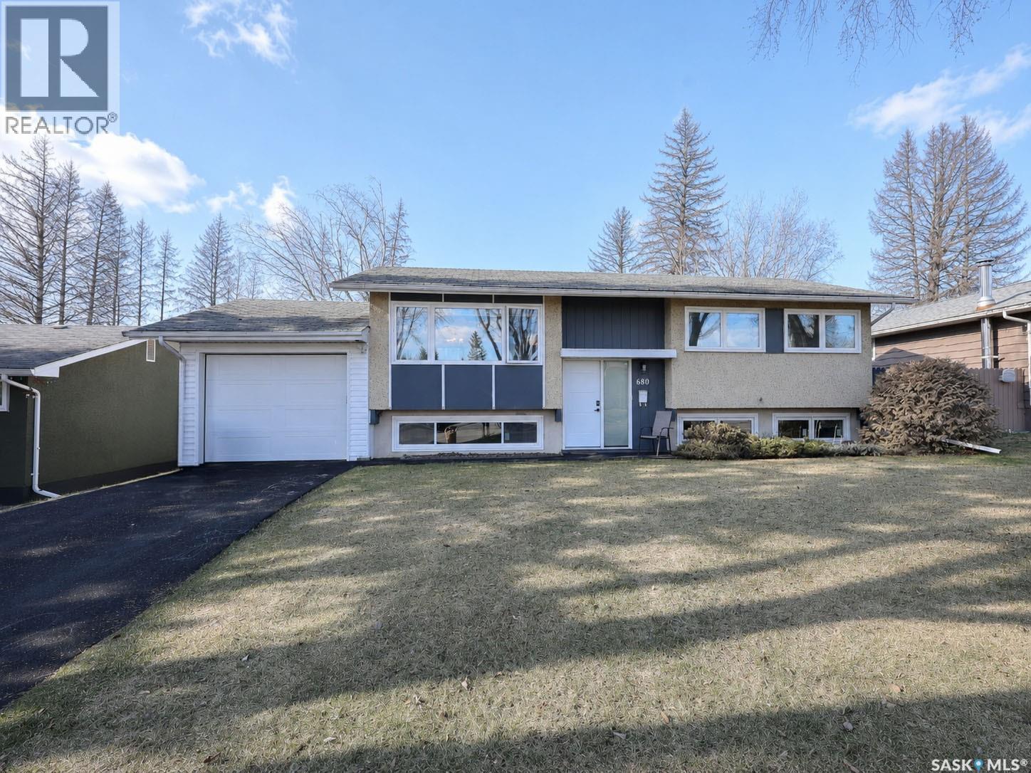 680 Eastwood Street, Prince Albert, Saskatchewan  S6V 2T5 - Photo 2 - SK036752