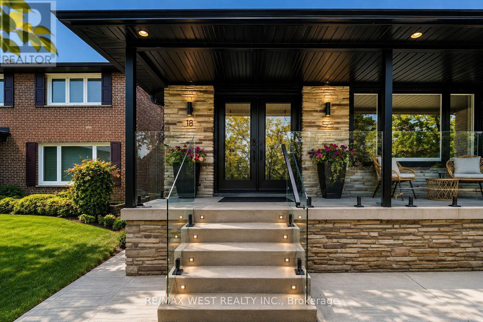 18 Torrington Drive, Toronto, Ontario  M9C 3V5 - Photo 5 - W13150326